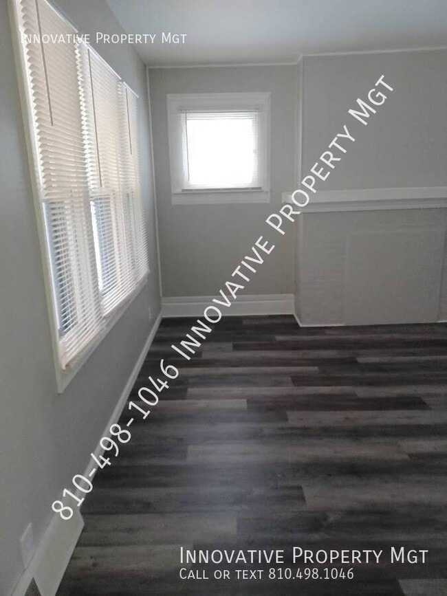 Photo - 842 E 9th St