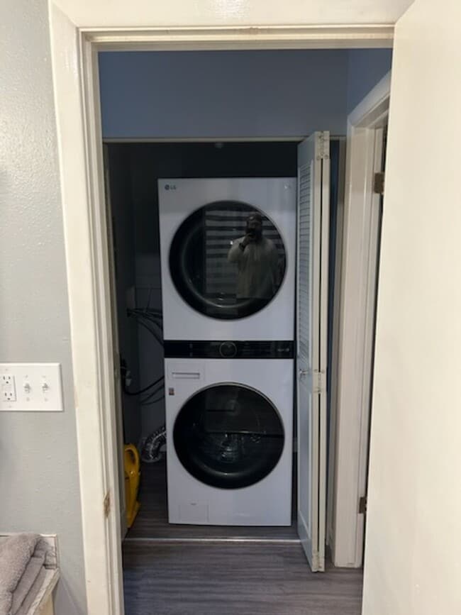 Photo - Furnished 1 Bed / 1 Bath – All Utilities Included