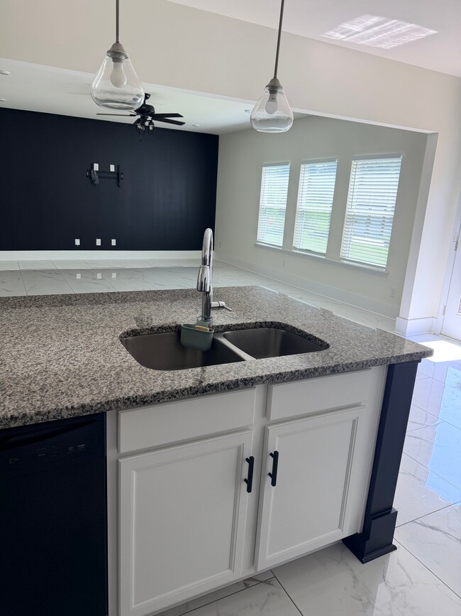 Photo - 115 Weston Way NW