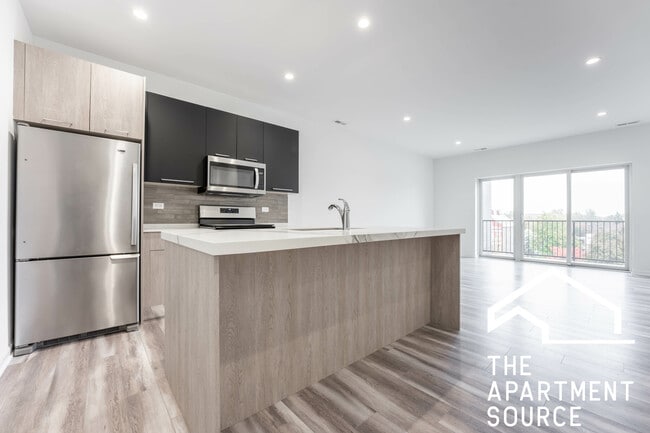 Photo - 2533 W Fullerton Ave Unit 503