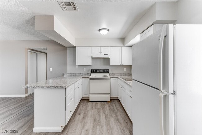 Building Photo - 444 N 13th St Rental