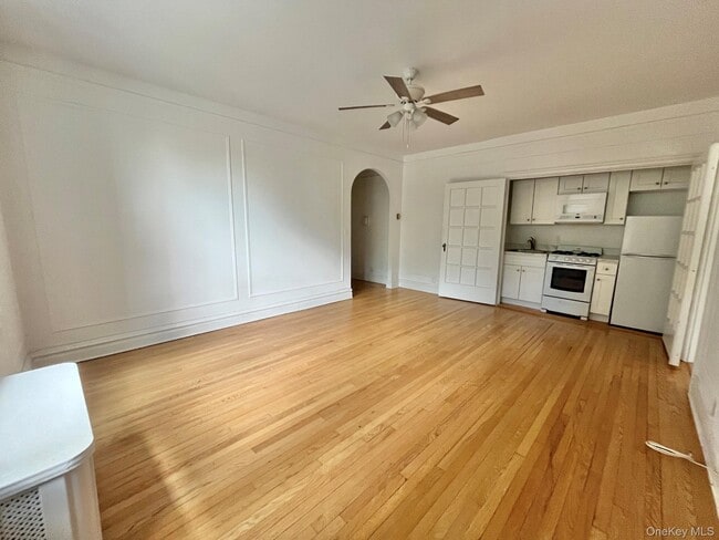 Photo - 1440 Midland Ave Unit 1F