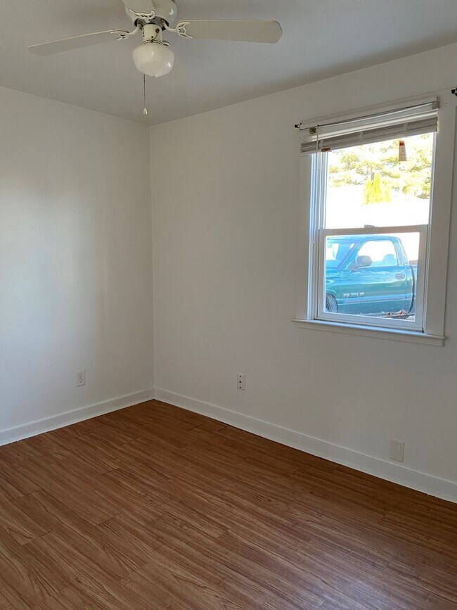 Buckeye Lake Two Bedroom House Rental House Rental in Buckeye Lake, OH