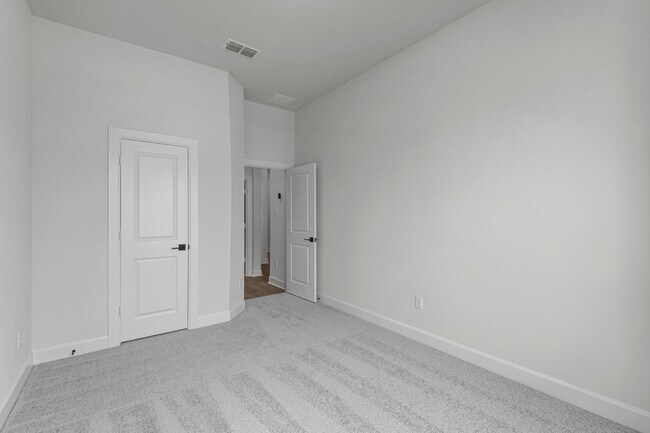 Photo - 119 Amaranth Wy