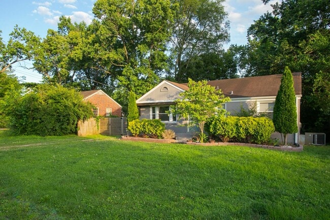 Photo - 2129 Crystal Dr House