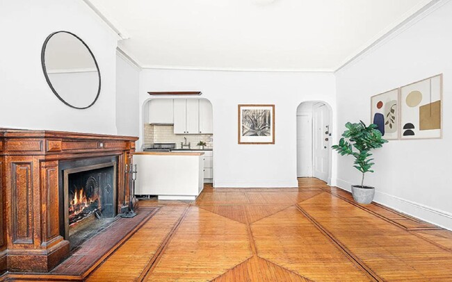 Photo - 44 Remsen St