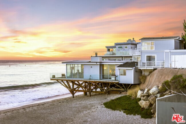 Building Photo - 26044 Pacific Coast Hwy Rental