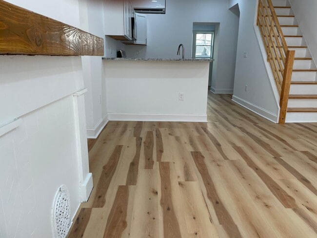 Photo - 1731 N Dover St