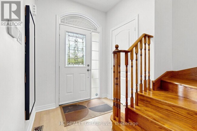 Photo - 465 Woodspring Ave
