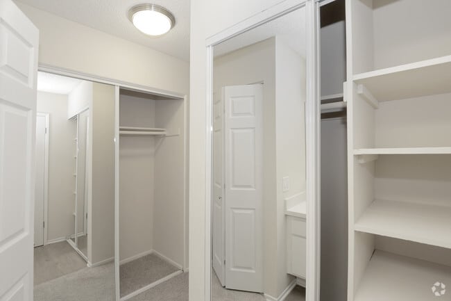 2HAB, 2BA - 950 ft² - The Village at Granada Hills