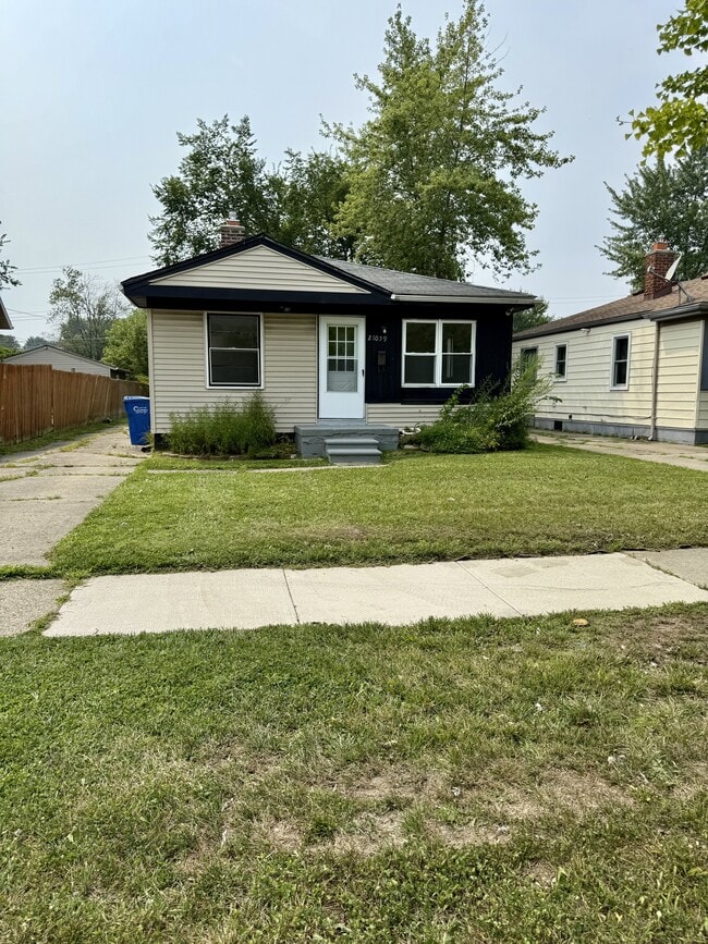 Building Photo - 21059 Gentner St Rental