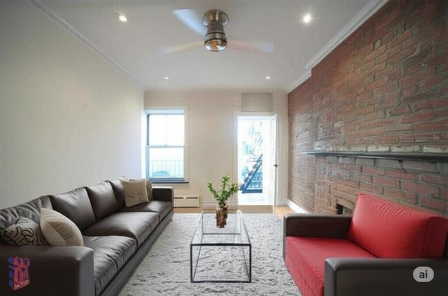 Building Photo - 410 E 13th St Rental