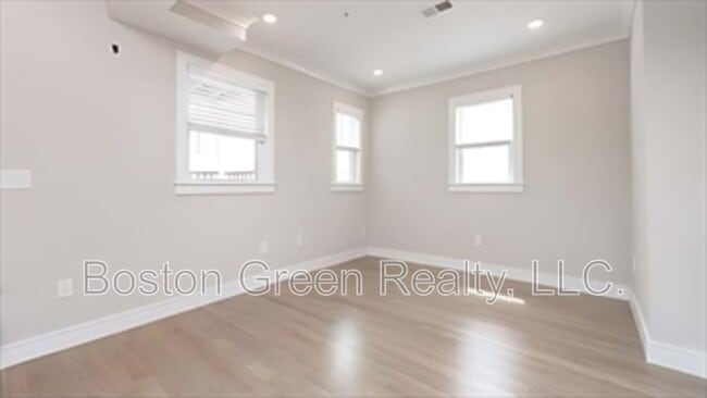 Photo - 2A Rossmore Rd