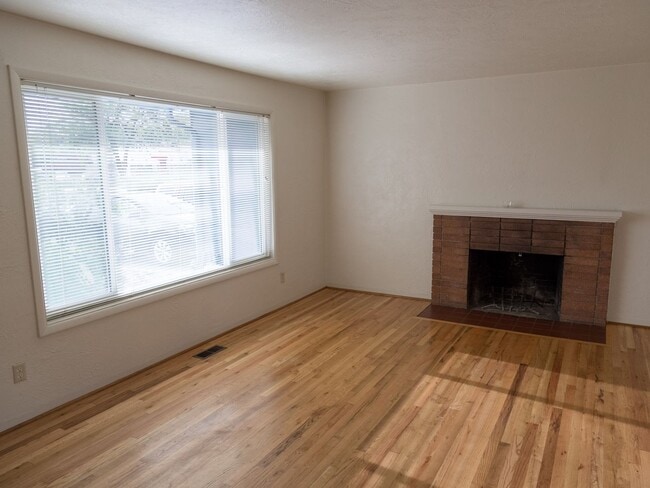 Photo - 1930 NW Kings Blvd