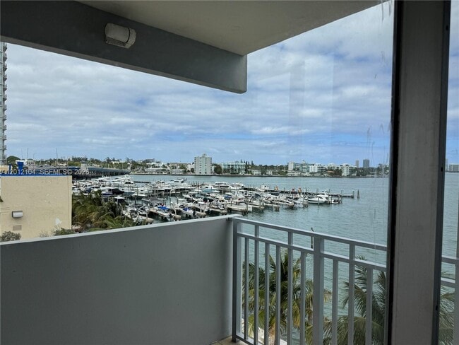 Building Photo - 7545 E Treasure Dr Unit 5G