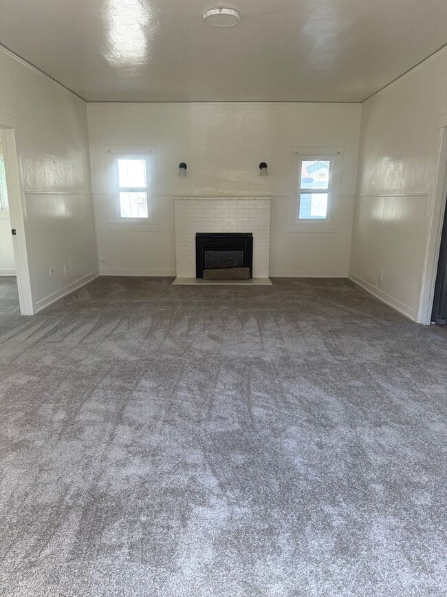 1715 Chino St Unidad C - Main House