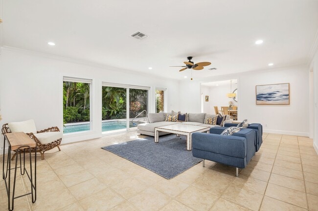 Photo - 230 Osceola Way