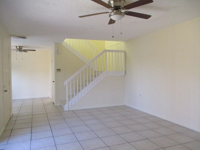 Photo - 145 Heritage Way