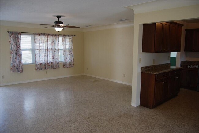 Photo - 2871 67th St N