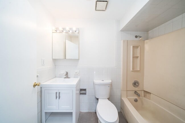 Photo - 43 W 9th St Unit 6