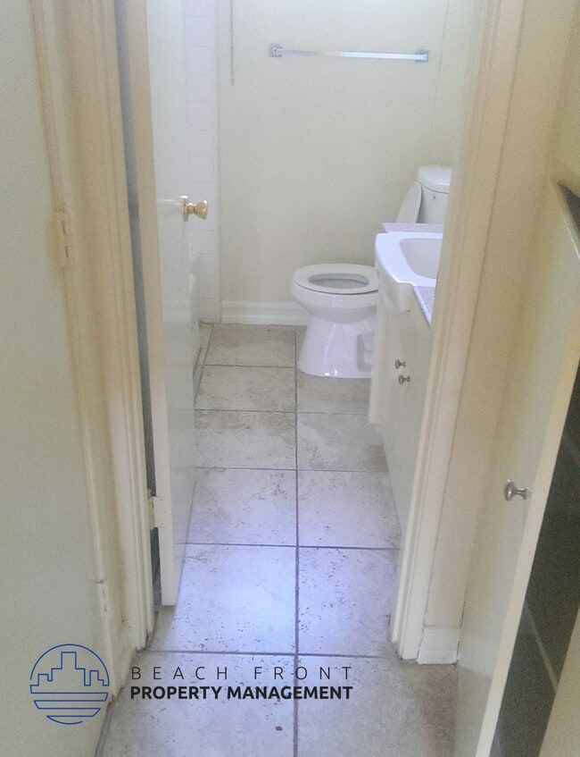 Photo - 13921 Normandie Ave.