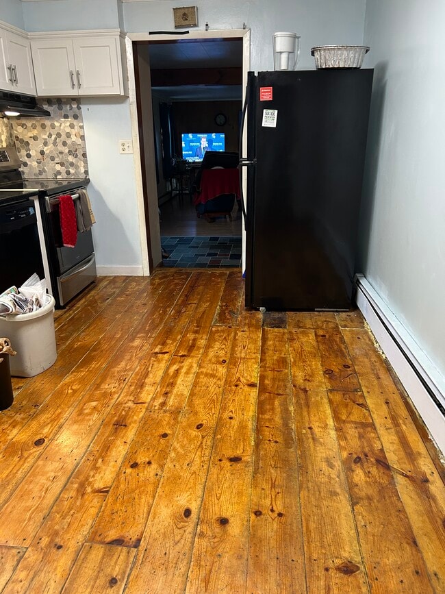 Photo - 4 Cove St