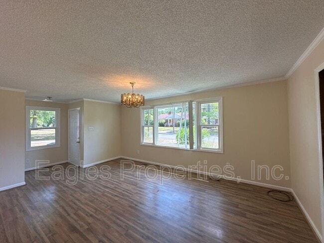 Photo - 605 S Oleander Ave