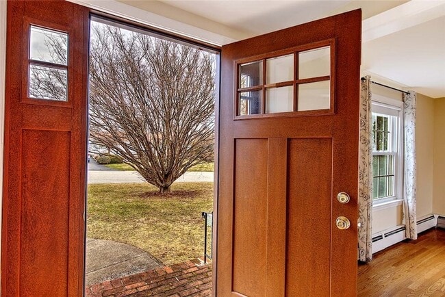 Photo - 12 Whalen Dr