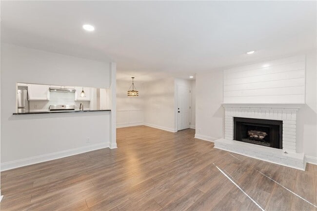 Photo - 103 Warm Springs Cir