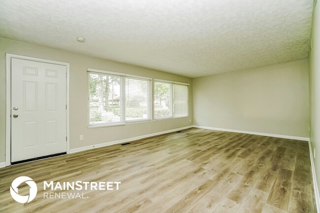 Photo - 3855 E Mound St