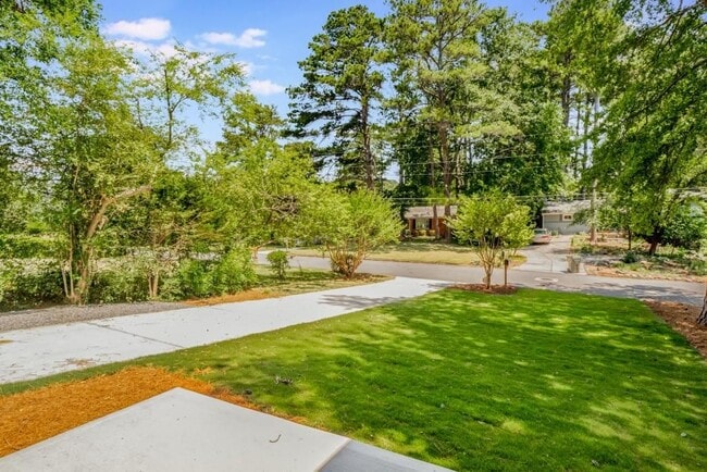 Photo - 2563 Beverly Hills Dr