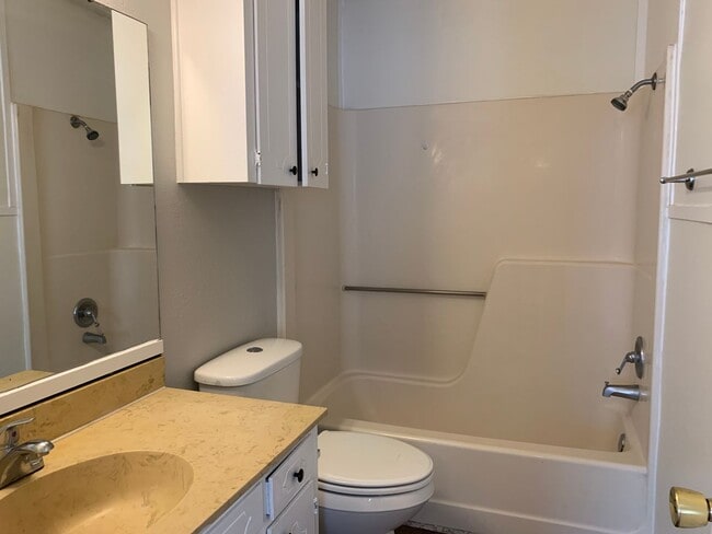 Photo - 805 Orleans Dr