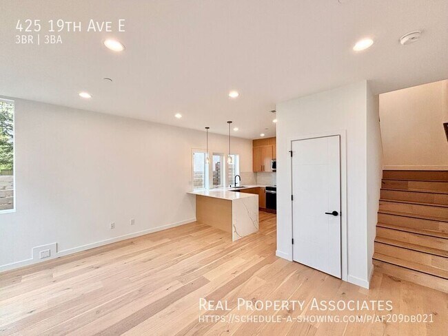 Photo - 425 19th Ave E