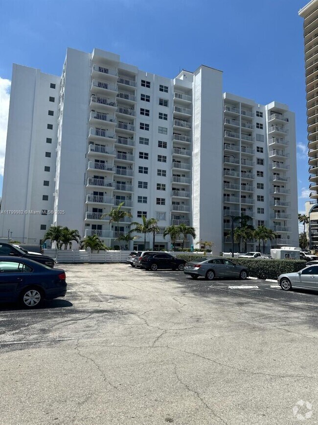 Building Photo - 200 S Birch Rd Unit 104 Rental