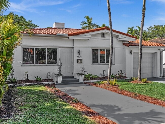 Building Photo - 9324 Byron Ave