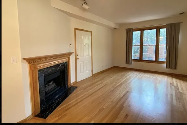 Building Photo - 1351 N Wolcott Ave Unit 2 Rental