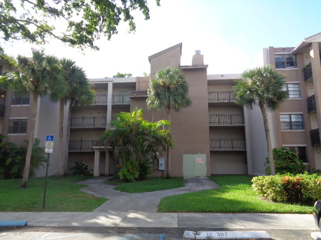 Photo - 3611 SW 117th Ave Condo Unit 108