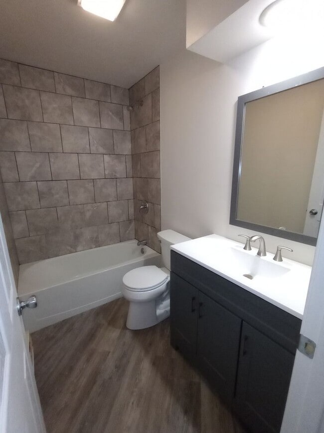 Photo - 6012 Boxwood Dr Unit 1