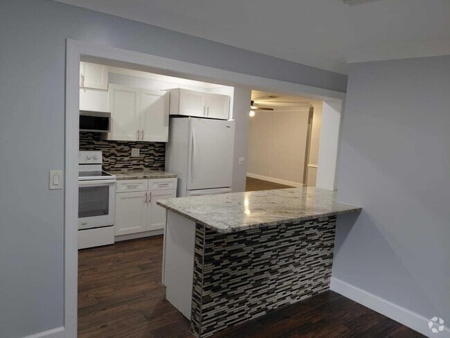 Building Photo - 785 Balfrey Dr S Rental