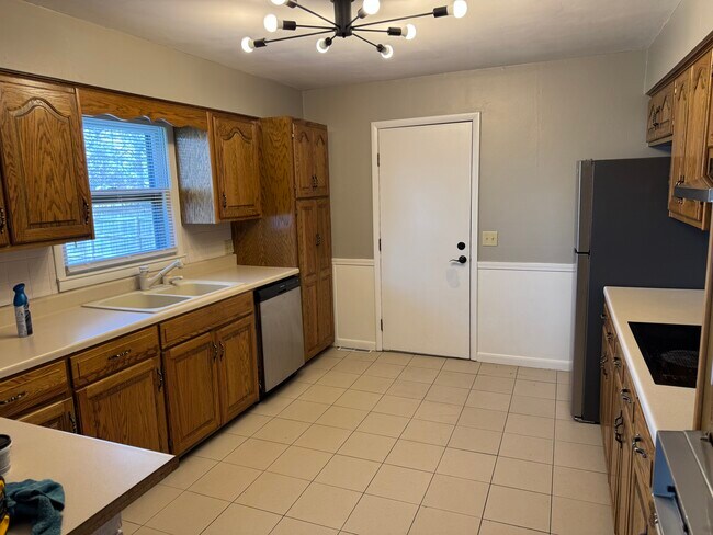 Photo - 1003 Sunset Dr