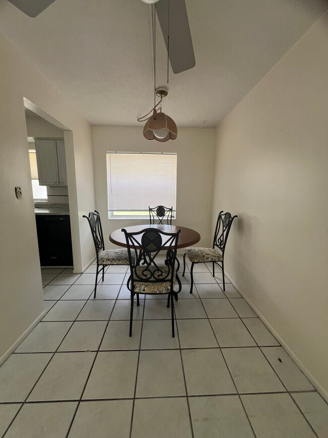 Photo - 190 E Olmstead Dr