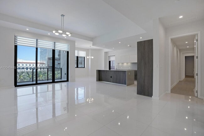 275 Giralda Ave Unit 6C