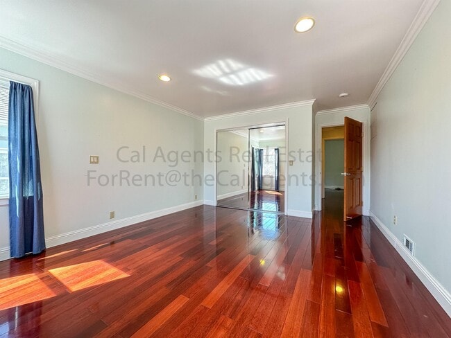 Photo - 4048 Maple Ave