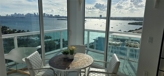 Photo - 7900 Harbor Island Dr Unidad PH26 Rental