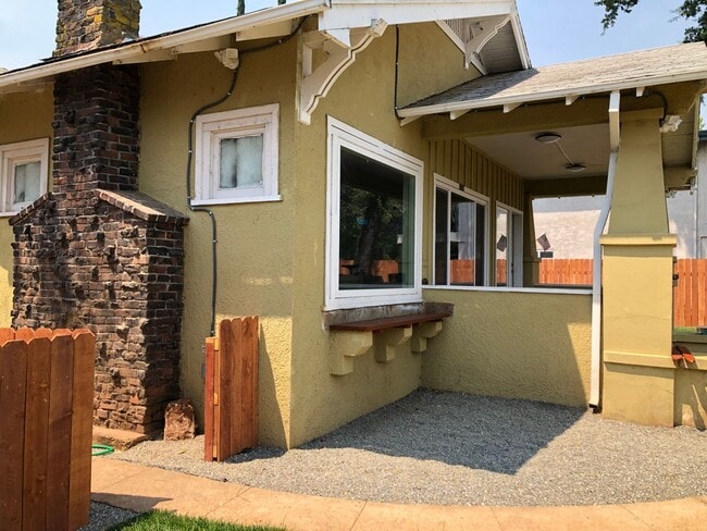Photo - Enjoy The River Breeze On The Front Porch