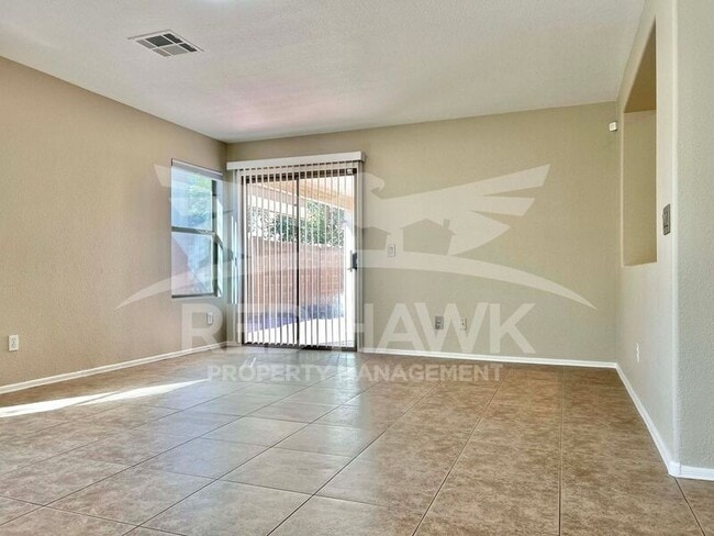 Photo - 2280 E Hazeltine Way