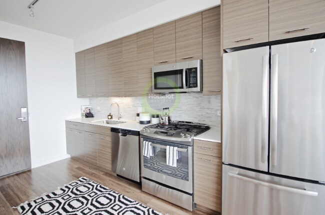 Photo - 832 N Orleans St Unidad 805