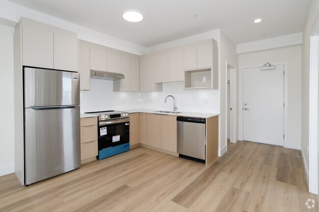 2BR, 1BR - 721SF - Kitchen
