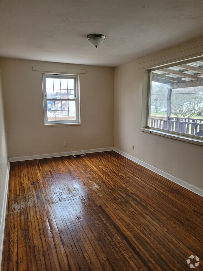 Building Photo - 105 Mitchell St Unit 2 S Rental