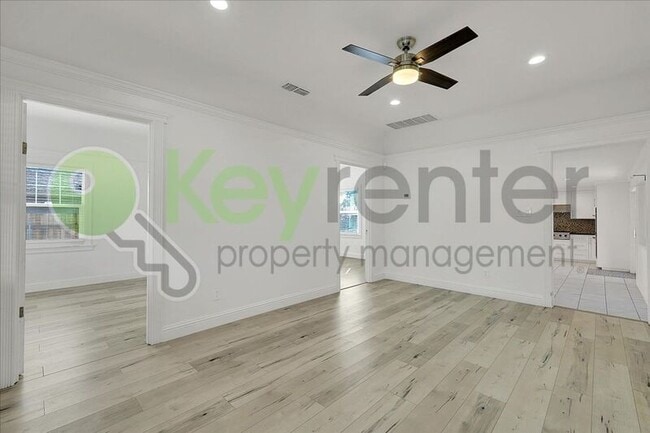 Photo - 4404 Lantana Ave